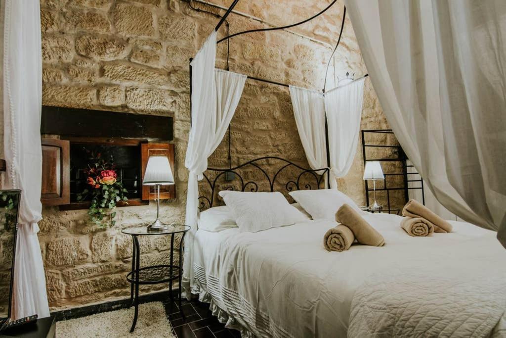 Durmiendo Como Reyes En La Rioja Cihuri 外观 照片