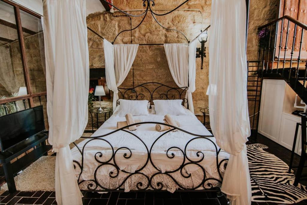 Durmiendo Como Reyes En La Rioja Cihuri 外观 照片